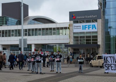 Mahnwache vor der IFFA