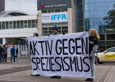 Mahnwache vor der IFFA