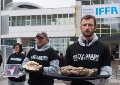 Mahnwache vor der IFFA