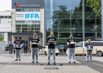 Mahnwache vor der IFFA